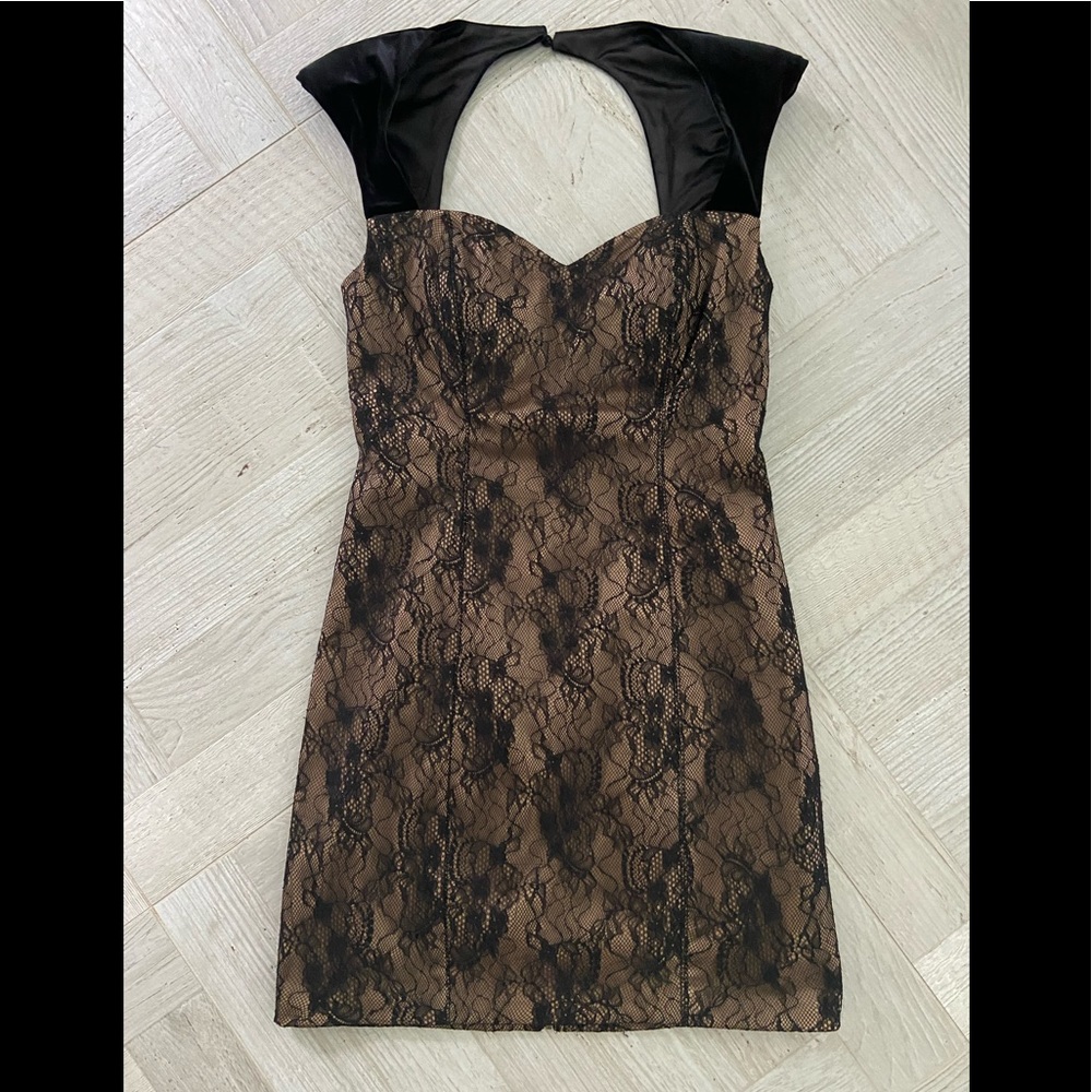 GUESS NWT LACE, BLACK DRESS. SIZE 6